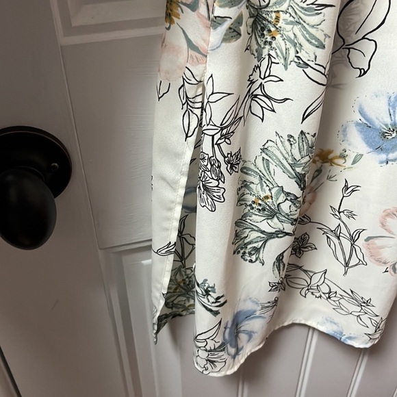 Betsy’s Boutique Floral Print Women's Kimono - Picture 6 of 8